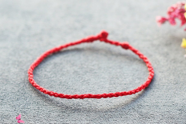 你会选择哪条红绳系住你的爱人？测你姻缘什么时候到