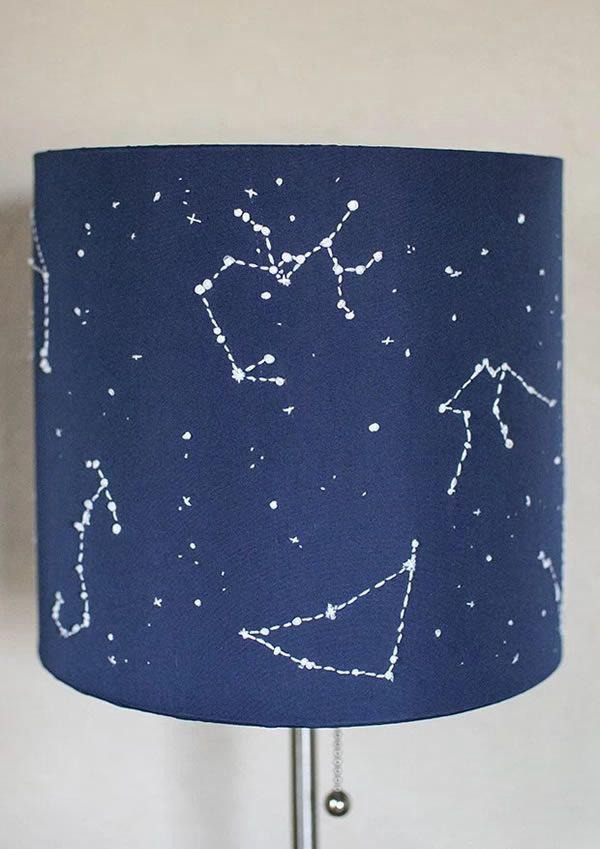 在家自制十二星座图案灯罩，把星空装进绣绷，非常好看！附教程